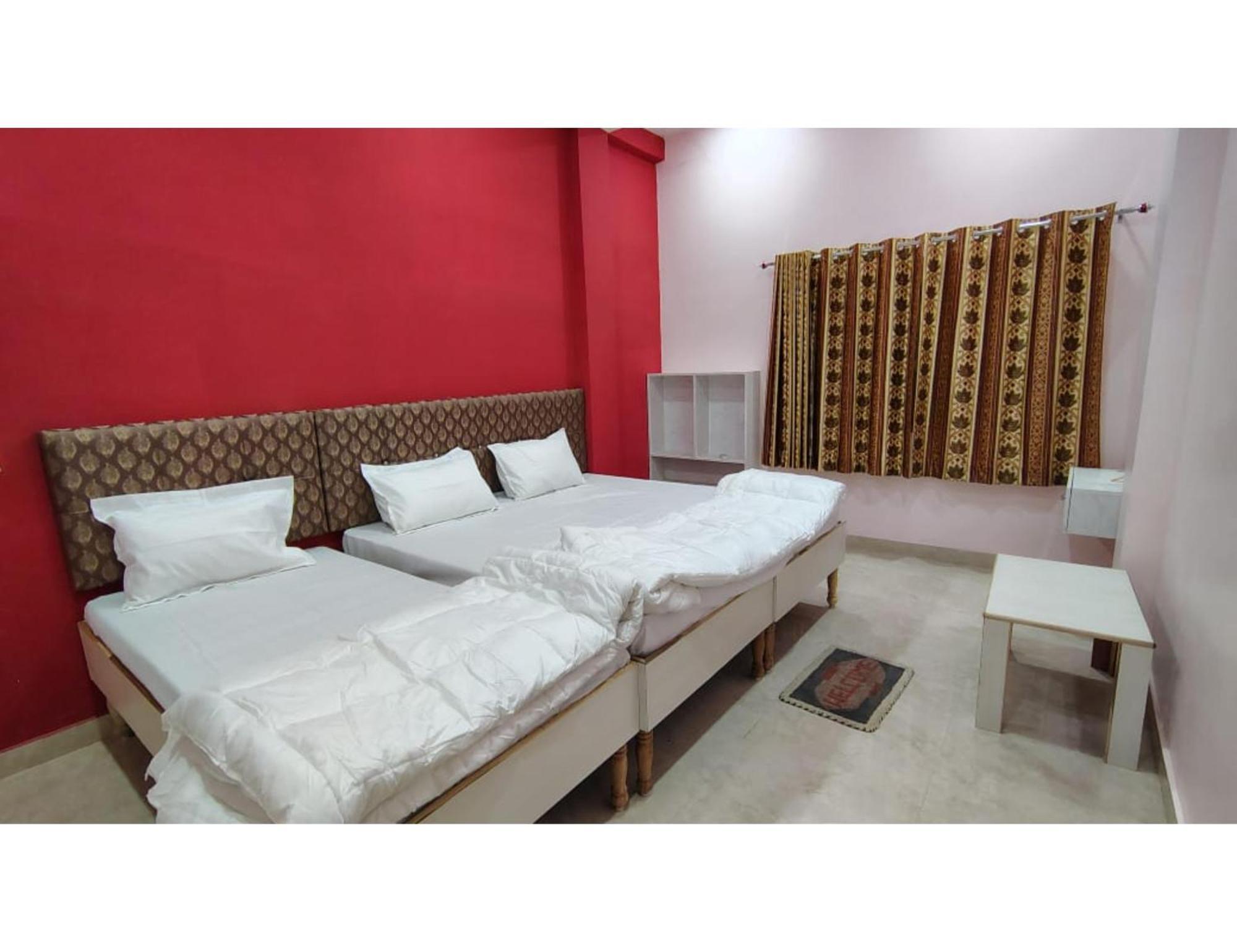 Premium Hotel - Shree Puram - Free Wi-Fi & Parking - Near The Shree Kashi Vishwanath Temple - Varanasi — Photos 1